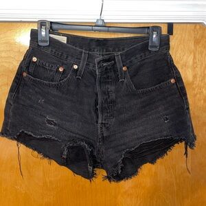 Black Distressed Levi’s 501 Women’s Short Shorts Size 26
